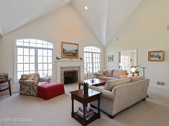 2nd image of 634 Academy Woods Dr