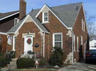 478 Touraine Rd, Grosse Pointe Farms, MI 48236