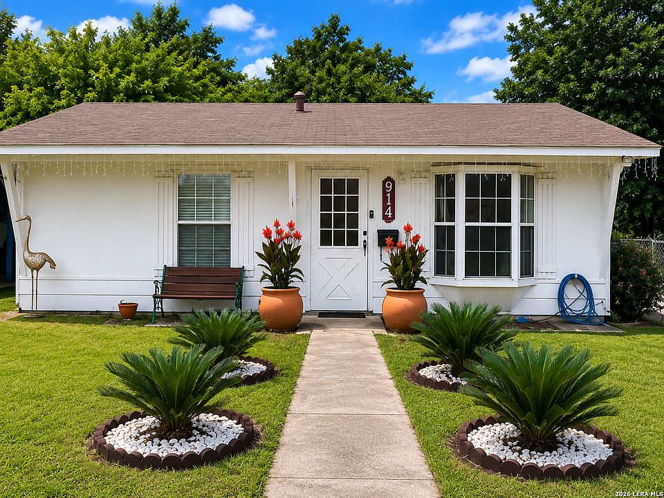 1st image of 914 GLAMIS AVE