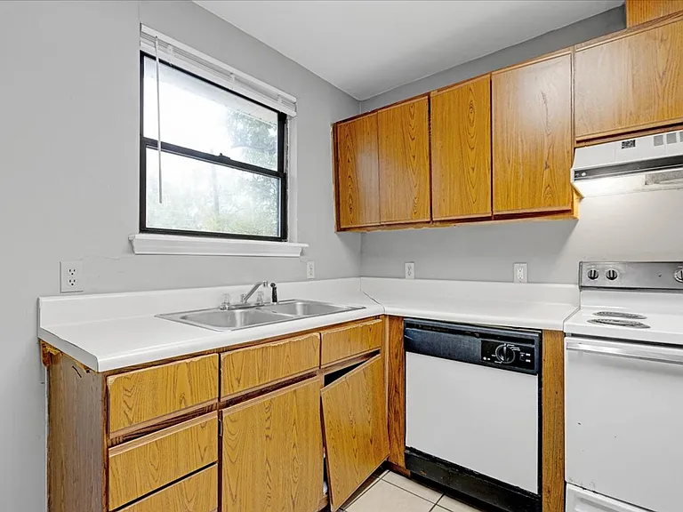 1666 Pepper Dr — Photo 9