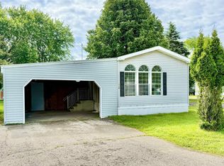 1600 S 30th St Trailer 166, Escanaba, MI 49829