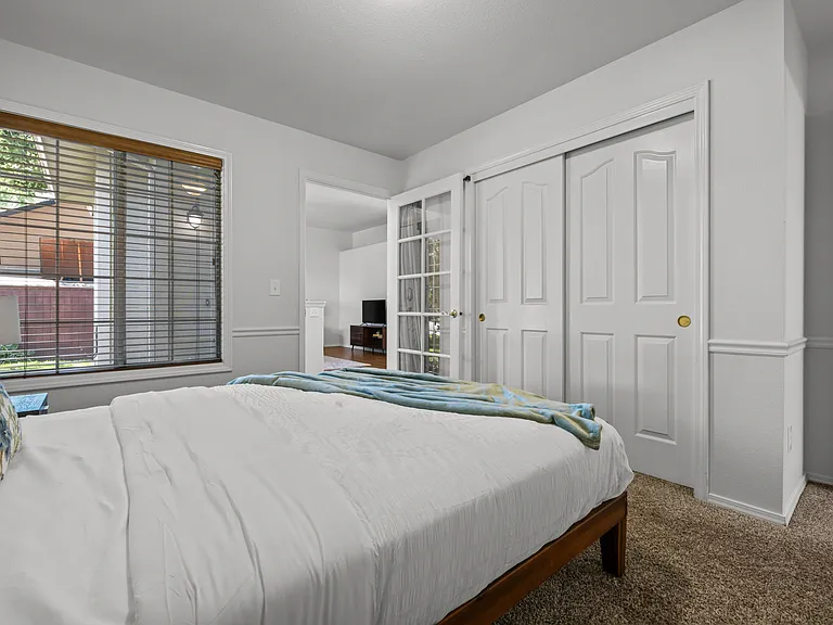 1528 E Falconrim Ct — Photo 64