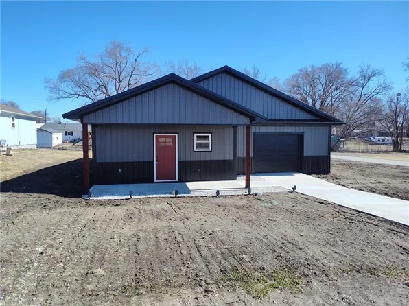 707 S Hill St, Richmond, MO 64085