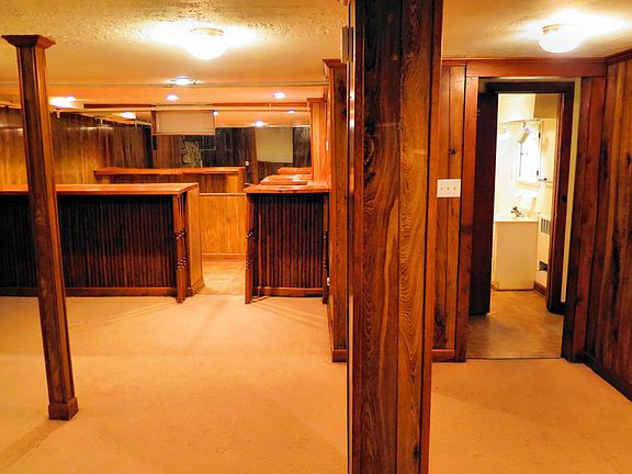 Exceptional 18' X 31' Den Offers Plenty Of Study Area