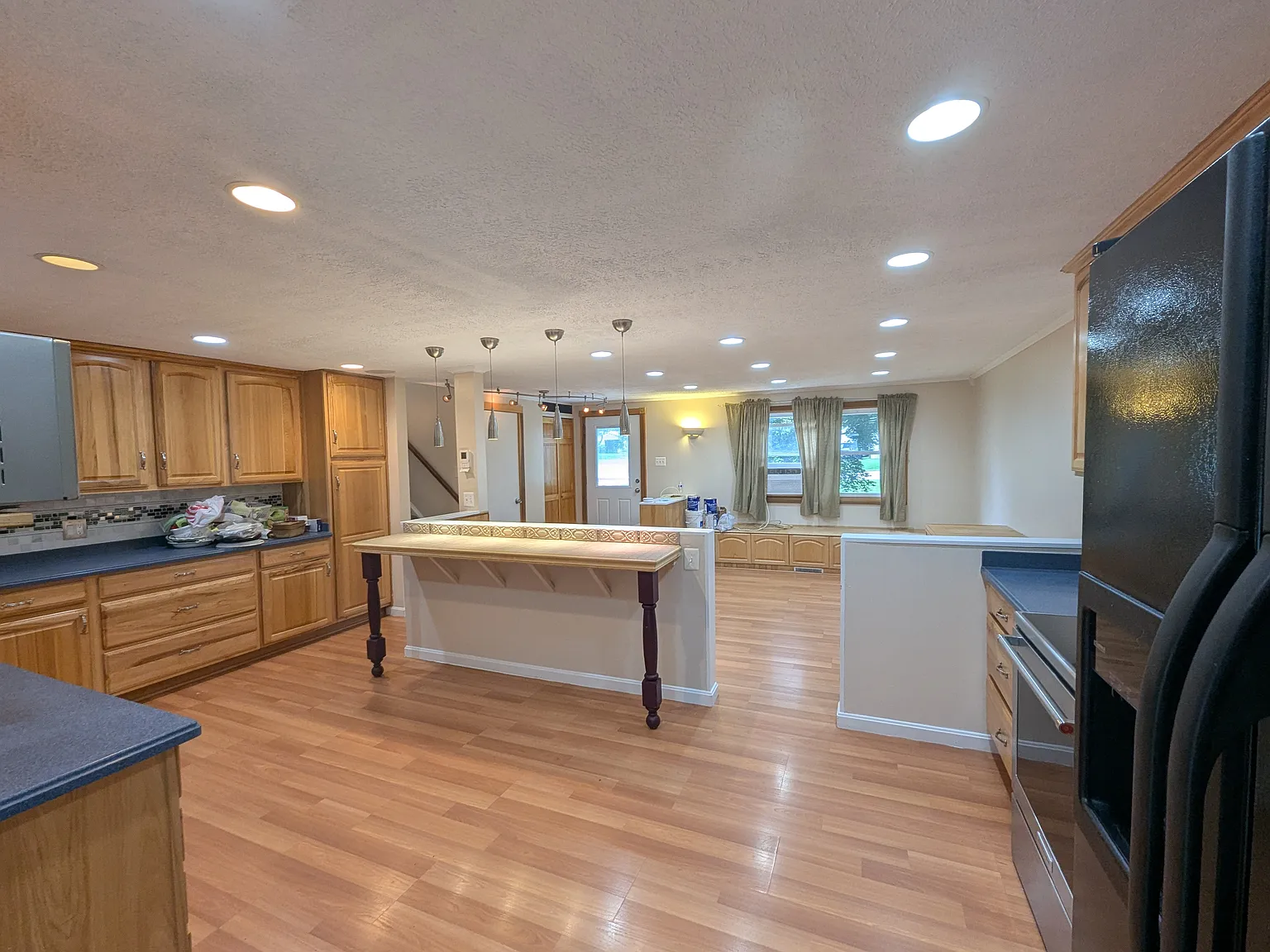 3 bed, 1560 sqft, $3,800 — Photo 3