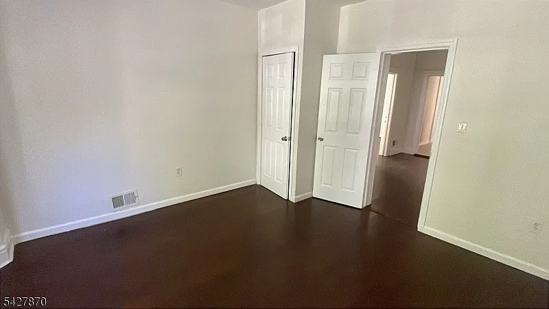 3 bed, 1.0 bath, $2,200 — Photo 2