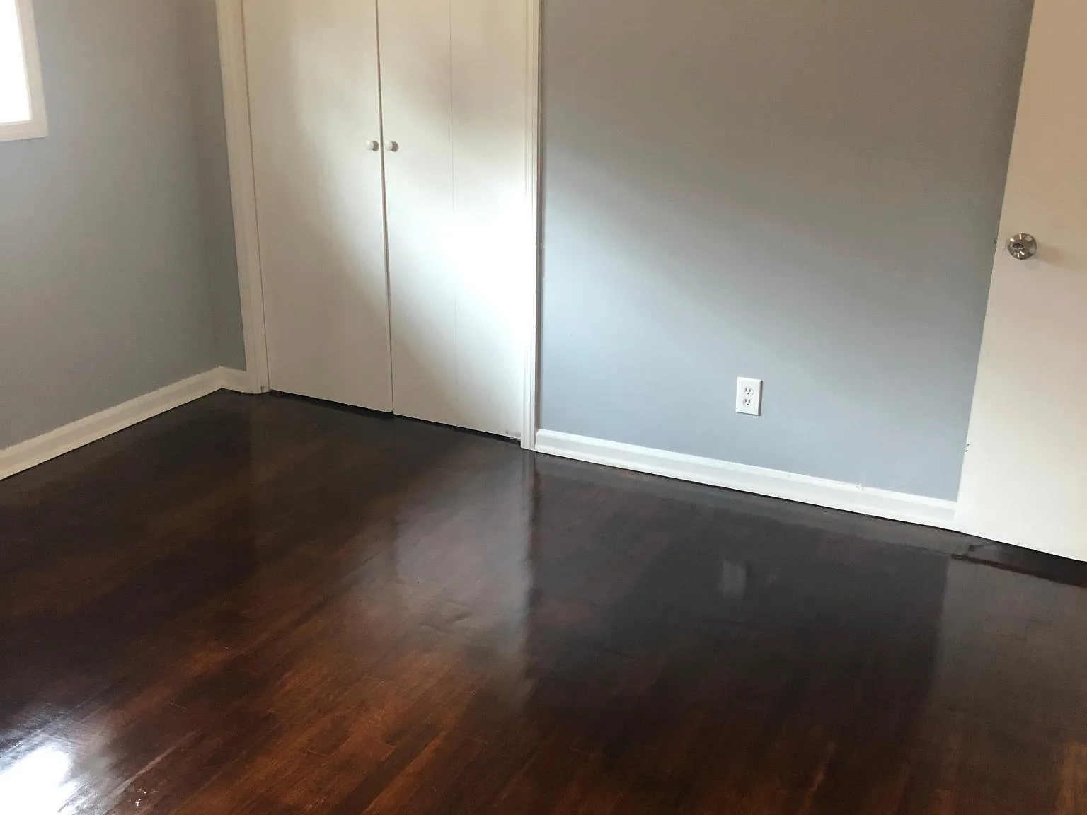 1083 Center St SW — Photo 3