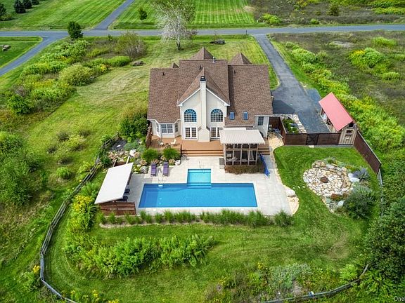 3rd image of 102 Le Fevre Ln