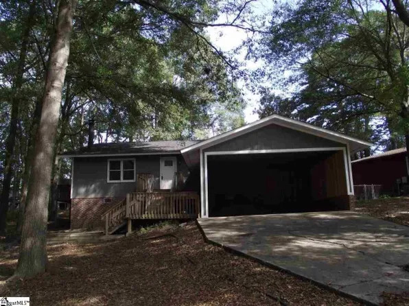 204 Stonegate Rd, Simpsonville, SC 29681