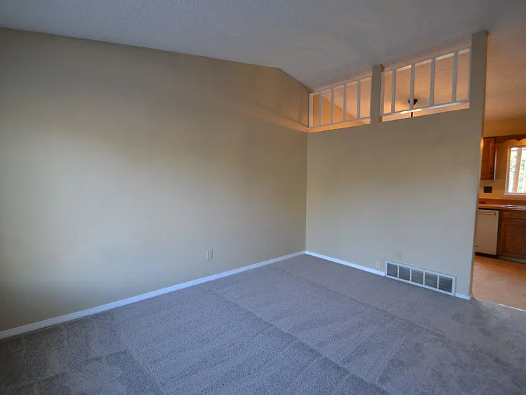 3535 Sydney Ter — Photo 2
