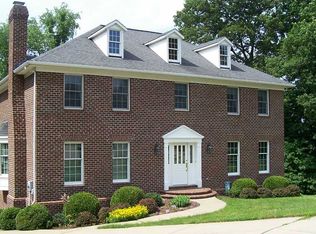 406 Westbury Dr, Coraopolis, PA