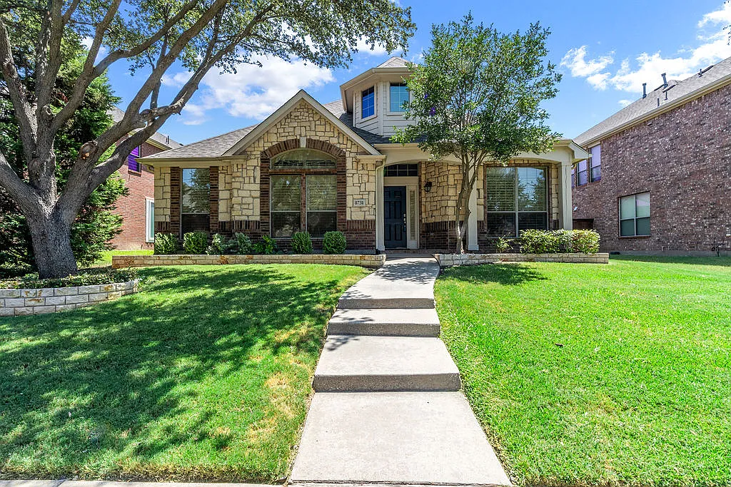 4 bed, 2094 sqft, $2,900 — Photo 1