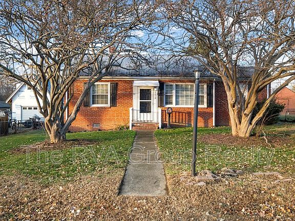 2nd image of 2410 Farrand St