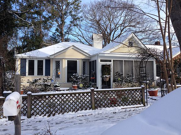 3rd image of 1977 Rugby Ave
