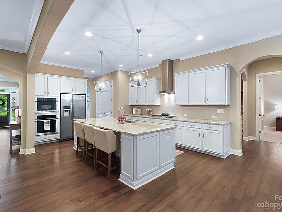 5th image of 3024 Chalet Ln