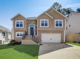 710 Queens Ct, Riverdale, GA 30296