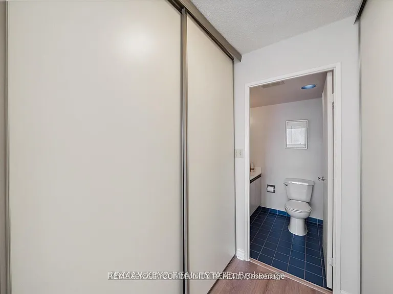 225 Bamburgh Cir #511 — Photo 14