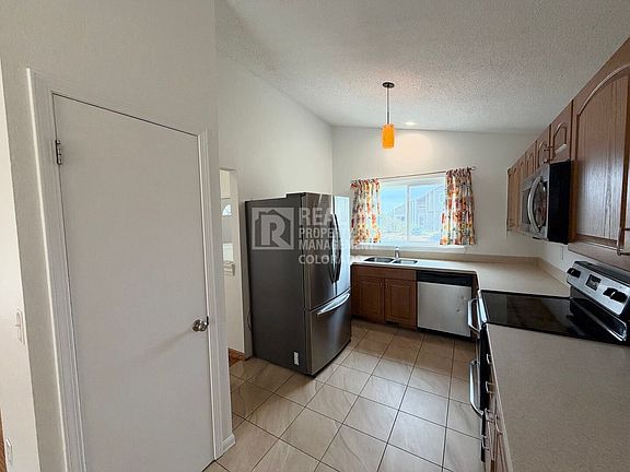 5th image of 9791 Garrison Ln