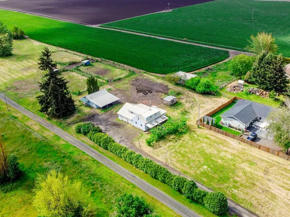 93090 River Rd, Junction City, OR 97448