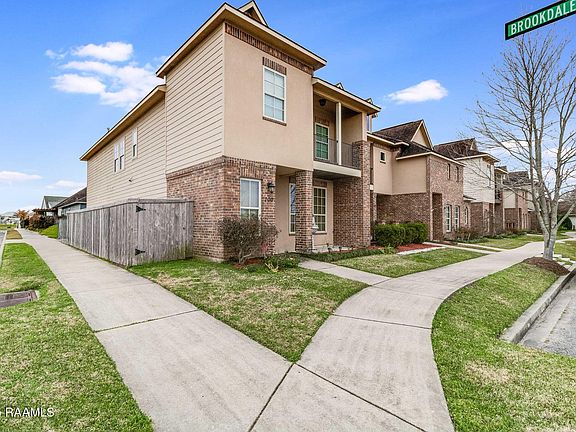 4th image of 100 Stonehurst Dr