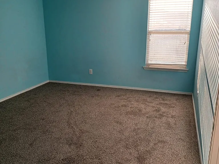 1728 Thorntree Ln — Photo 12