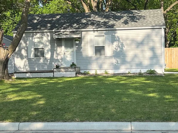 1416 6th St SW, Willmar, MN 56201