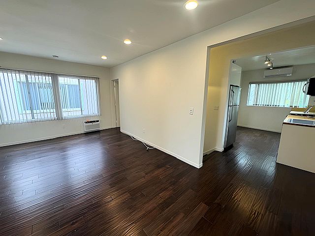1st image of 1516 3/4 Micheltorena St