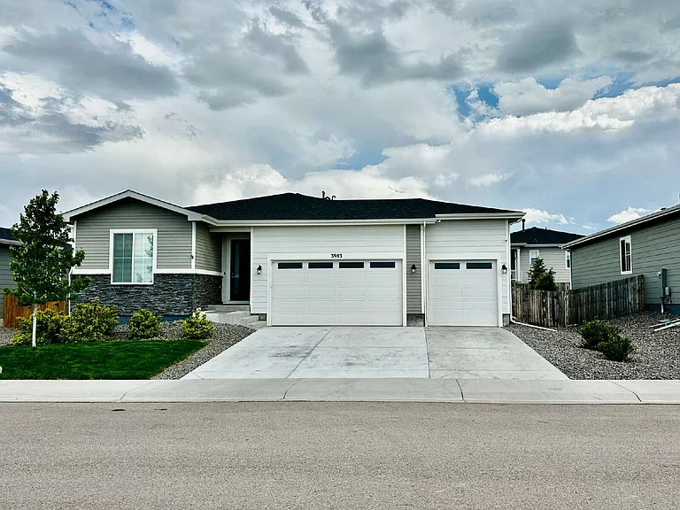 3983 Castle Vista Dr — Photo 4
