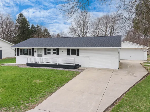 313 S School St, Minier, IL 61759