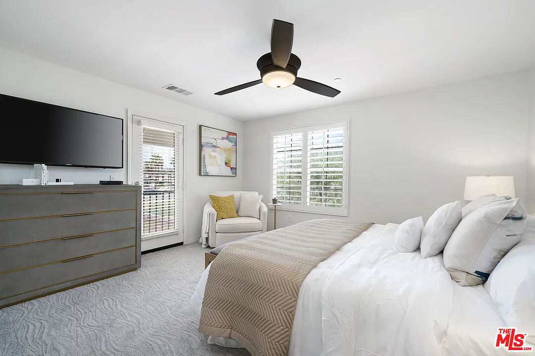 3 bed, 3.0 bath, 1725 sqft, $4,000 — Photo 1