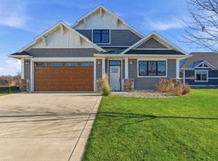 1219 Harbor Pl, East Gull Lake, MN 56401