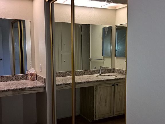 5th image of 4205 Hamilton Ave