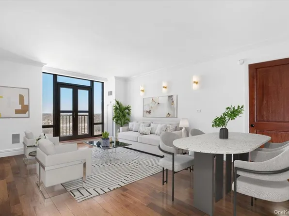 10 City Place #PH4F, White Plains, NY 10601