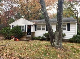 8 Wilton Dr, Wilmington, MA 01887