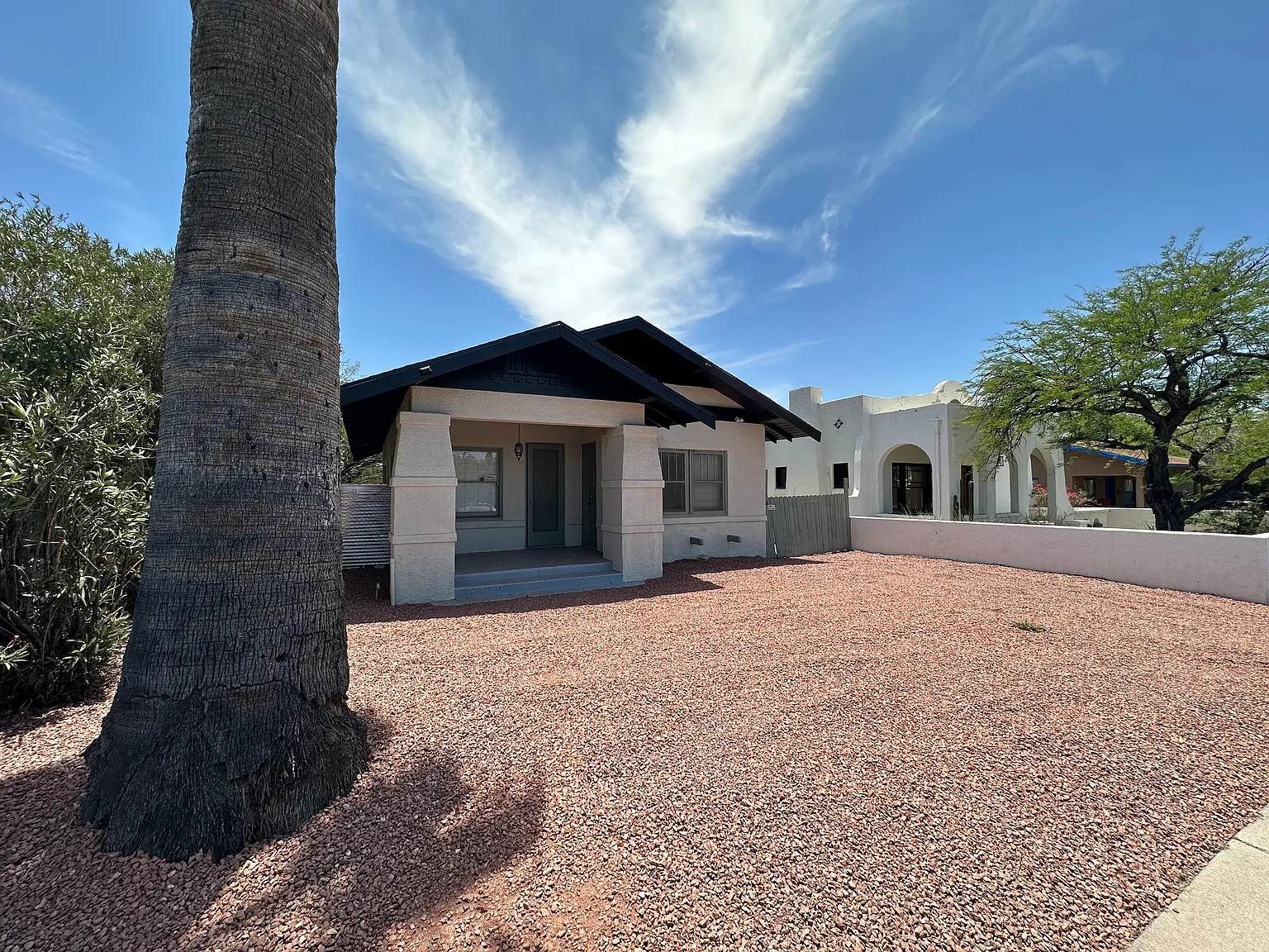 2 bed, 1000 sqft, $1,600 — Photo 3