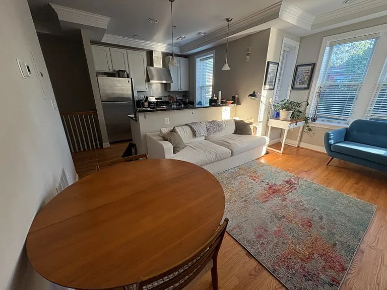 806 Maryland Ave NE #33 — Photo 2