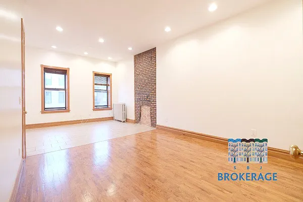 Rented by SBJ Brokerage, LLC | media 21