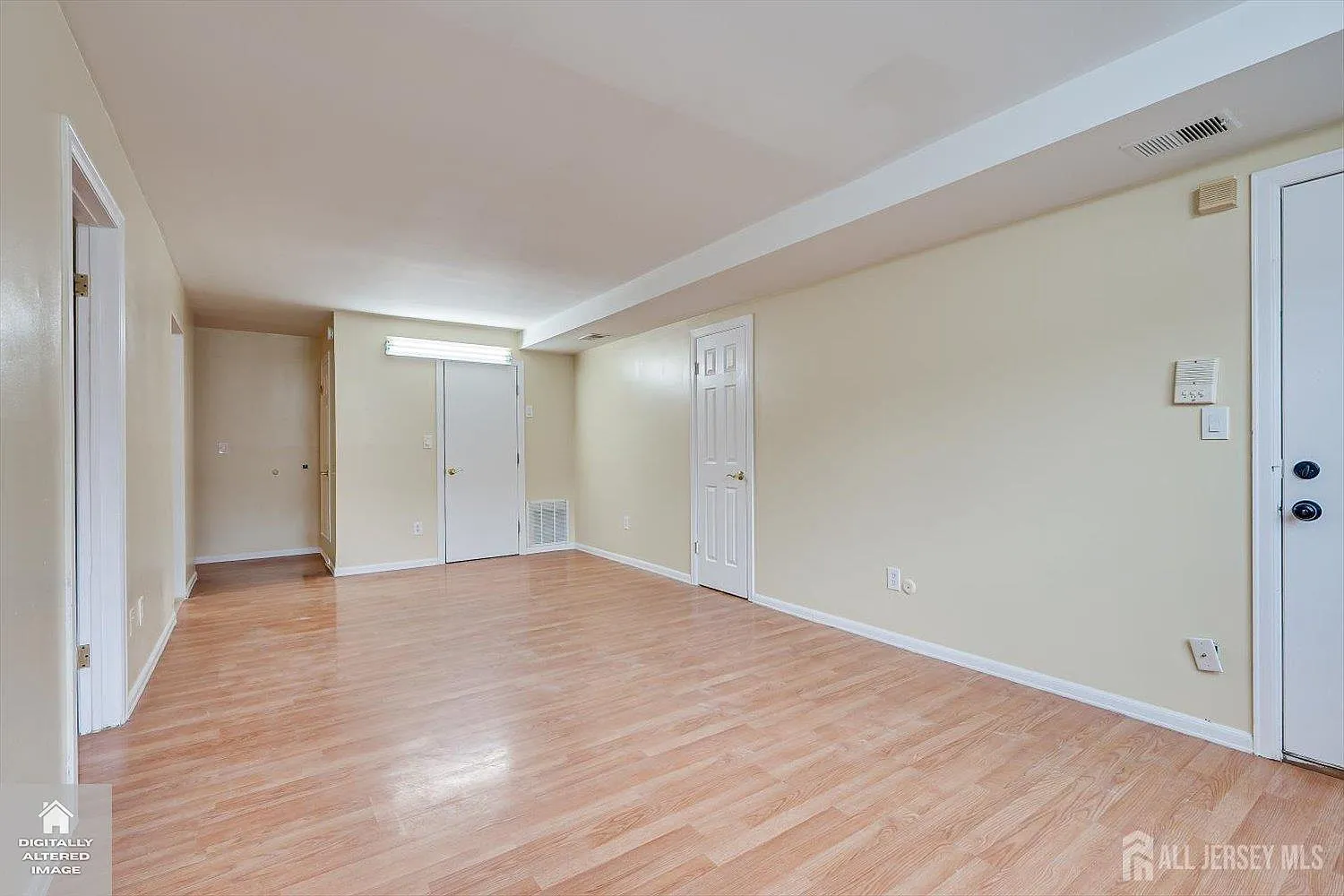 2 bed, 1.0 bath, 896 sqft, $2,100 — Photo 4