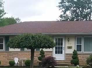 2367 Breezewood Dr, Youngstown, OH