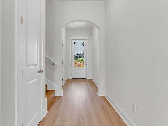 3rd image of 4839 Chatelet Dr