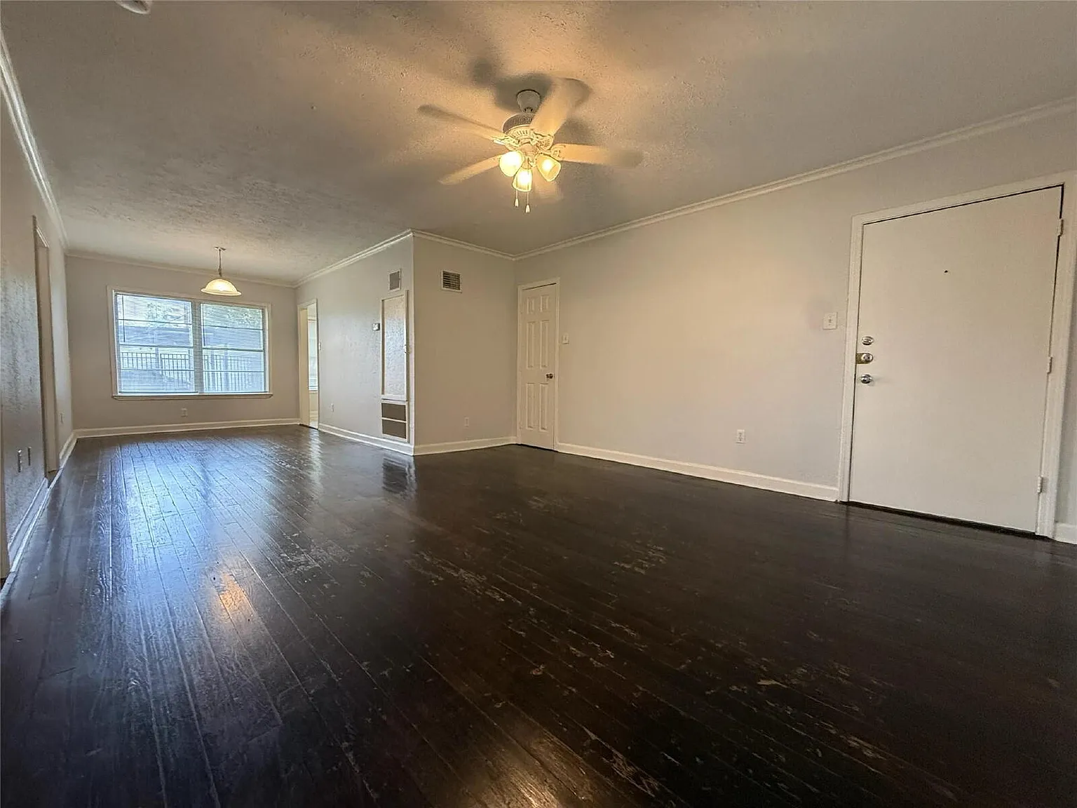2 bed, 1.0 bath, $1,100 — Photo 4