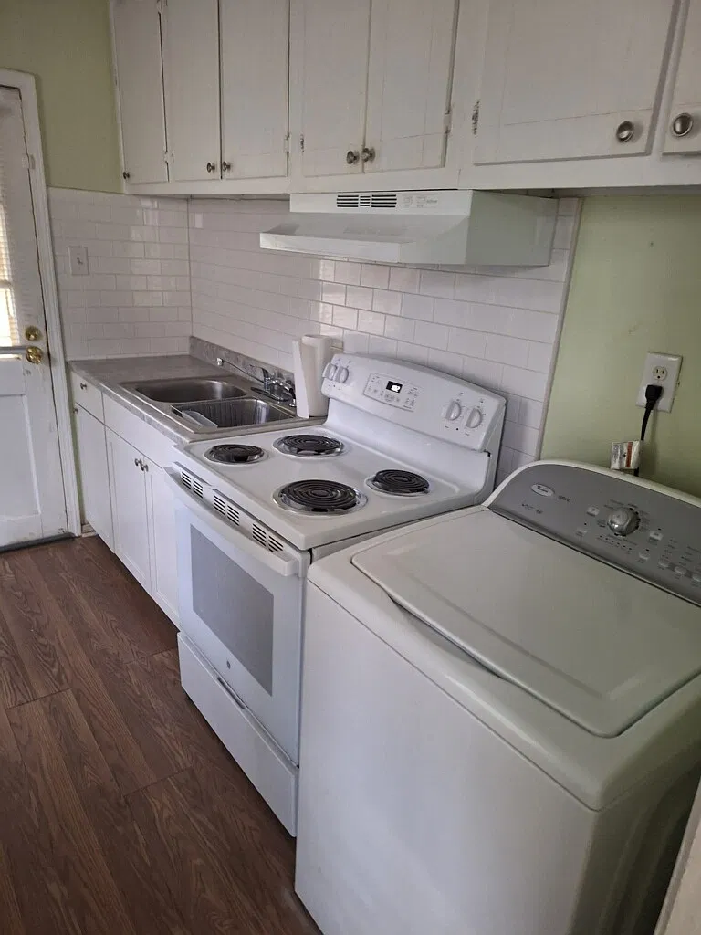 2 bed, 616 sqft, $900 — Photo 2