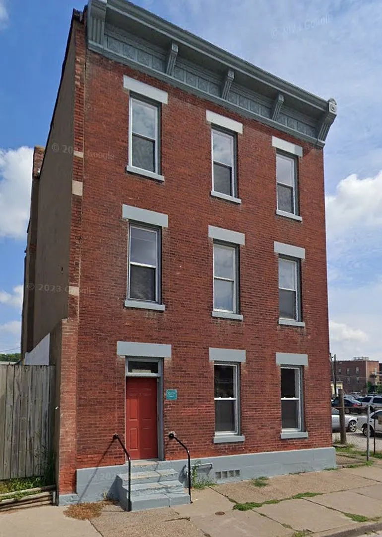 SW 816 W 2nd St Dav — Photo 1