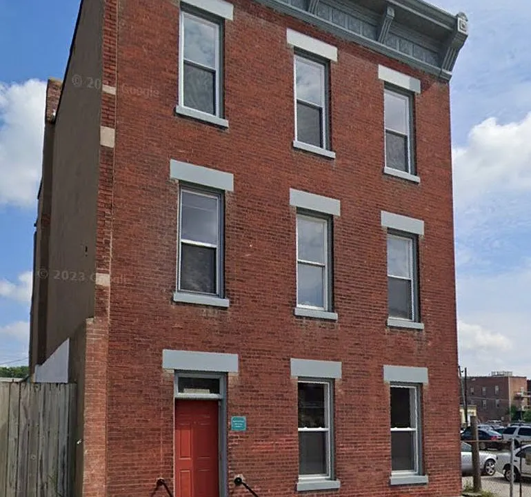 816 W 2nd St