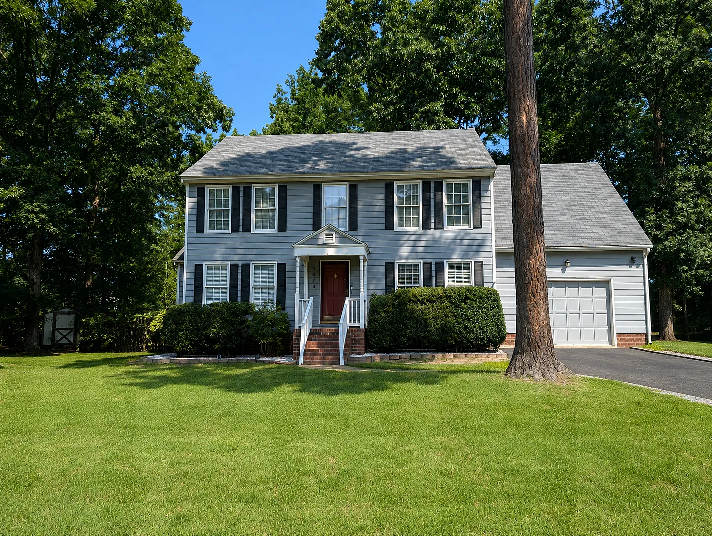 5 bed, 2.5 bath, 2328 sqft, $2,600 — Photo 1