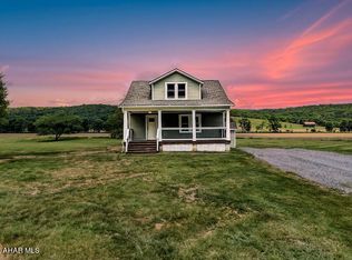 557 New Baltimore Rd, Manns Choice, PA 15550