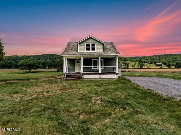 242 Star Fish Ln, Manns Choice, PA 15550