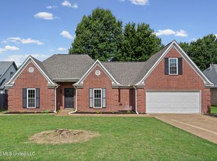 9079 Hickory Dr, Olive Branch, MS 38654