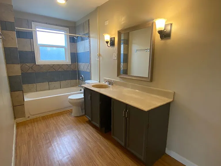 3026 SE Tacoma St — Photo 5