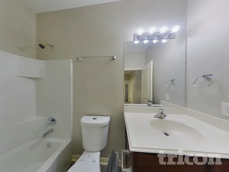 1502 Tulip Ln — Photo 12